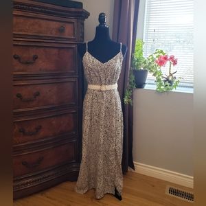 COPY - White spotted V neck L/XL Maxi Dress with Side slit